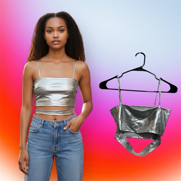 do my self Tops - Metallic Silver Strappy Crop Top - Women new with tags